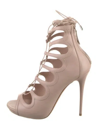 Pre-owned Alexander Mcqueen Leather Pumps In Neutrals