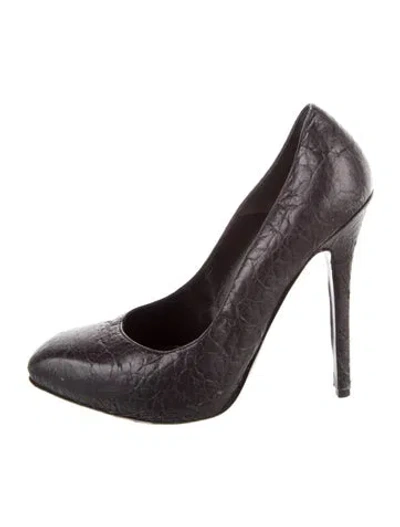 Pre-owned Alexander Mcqueen Leather Pumps In Purple