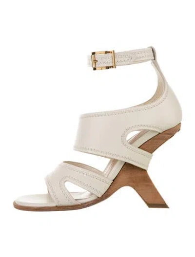 Pre-owned Alexander Mcqueen Leather Pumps In White