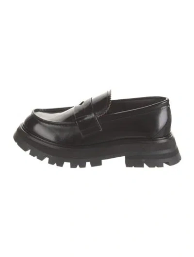 Pre-owned Alexander Mcqueen Leather Scalloped Accent Loafers W/ Tags In Black