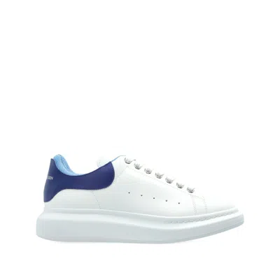 Alexander Mcqueen Sneakers Oversize In Pelle Bianca E Talloncino In Pelle Scamosciata Blu Avio In White