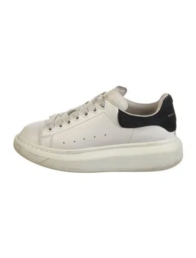 Pre-owned Alexander Mcqueen Leather Sneakers In White