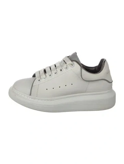 Pre-owned Alexander Mcqueen Leather Sneakers In White