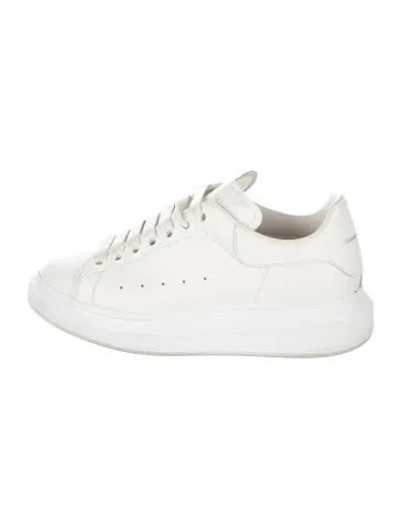 Pre-owned Alexander Mcqueen Leather Sneakers In White