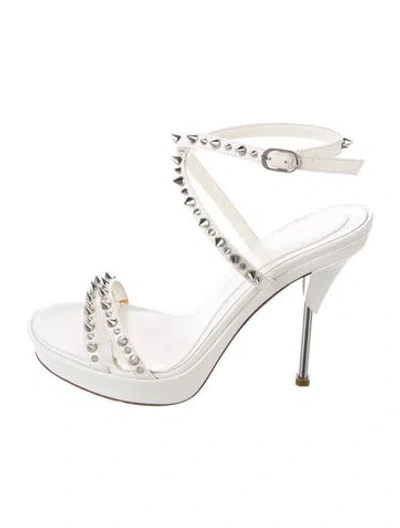 Pre-owned Alexander Mcqueen Leather Studded Accents Sandals In White