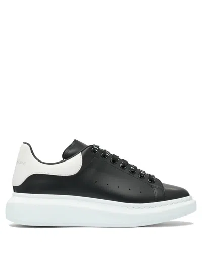 ALEXANDER MCQUEEN ALEXANDER MCQUEEN LEATHER UPPER AND RUBBER SOLE SNEAKER