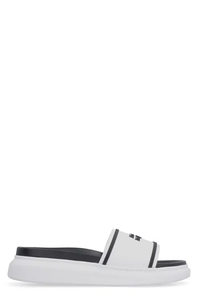 Alexander Mcqueen Logo Detail Rubber Slide Sandals In Gray