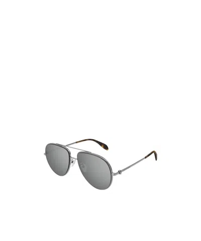 Alexander Mcqueen Logo Details Sunglasses In Gray