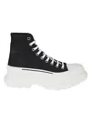 Alexander Mcqueen Man Sneakers Black Size 8 Calfskin In Black