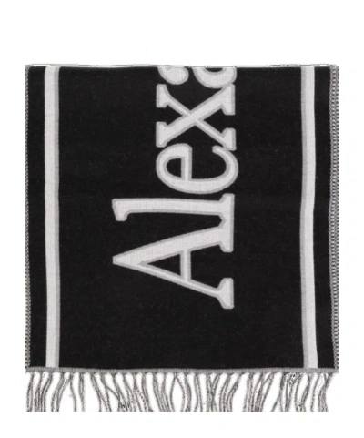 ALEXANDER MCQUEEN ALEXANDER MCQUEEN LOGO PRINTED FRINGED SCARF