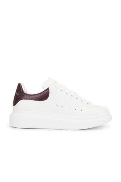 Alexander Mcqueen White And Black Low-top Sneakers With Chunky Sole And Contrasting Heel Tab In Leather Man In Multi