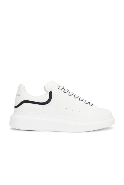 Alexander Mcqueen Low Top Sneaker In White & Navy