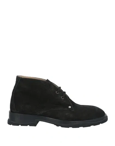 Alexander Mcqueen Lace-up Suede Boots In Black