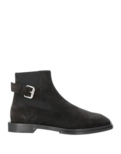 Alexander Mcqueen Boots  Men In 黑色