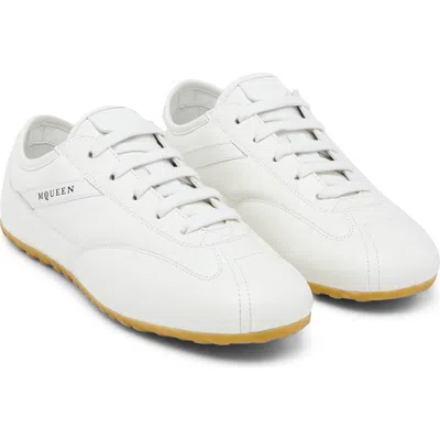 Alexander Mcqueen Mcqueen Boxe Sneaker In White