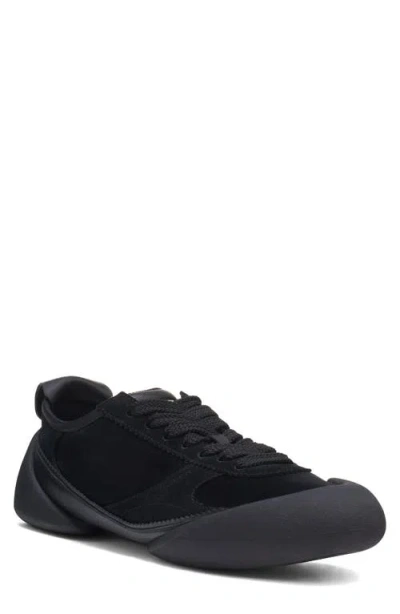 Alexander Mcqueen Mcqueen Flexion Sneaker In Black