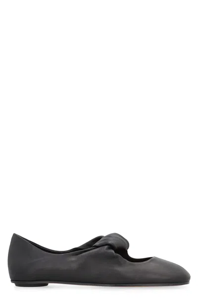 Alexander Mcqueen Mcqueen Knot-front Calf Leather Ballet Flats In Black