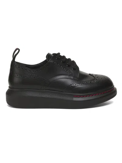 Alexander Mcqueen Mcqueen Liquid Brogue Derby In Black