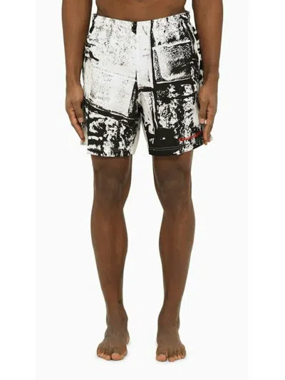 ALEXANDER MCQUEEN MEN'S ABSTRACT PRINT SWIM SHORTS WITH LOGO