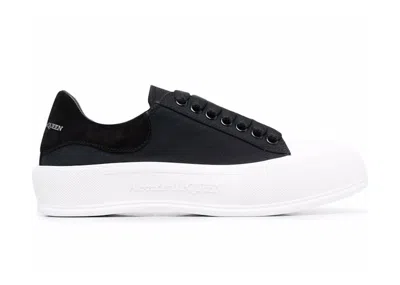 Pre-owned Alexander Mcqueen Men's  Deck Skate Plimsoll Laceup Sneakers In Black/white