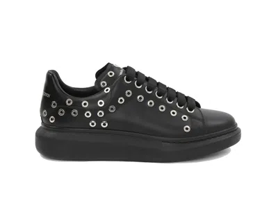 Pre-owned Alexander Mcqueen Men's  Oversized Eyelets Sneakers In Black/silver