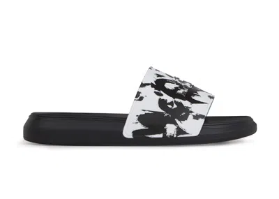 Pre-owned Alexander Mcqueen Men's  Pool Slide Graffiti Logo Paint Splatter Sneakers In White/black In Multi
