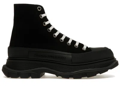 Pre-owned Alexander Mcqueen Men's  Tread Slick Boot Sneakers In Black/white