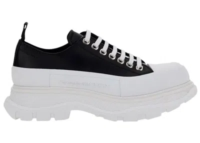 Pre-owned Alexander Mcqueen Men's  Tread Slick Low Lace Up Leather Sneakers In Black/white
