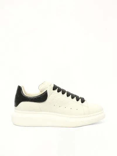 ALEXANDER MCQUEEN MEN'S DUMBO GRAIN LARRY SNEAKERS