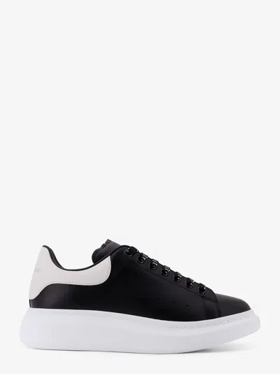 Alexander Mcqueen Men Low-top Leather Sneakers In Black