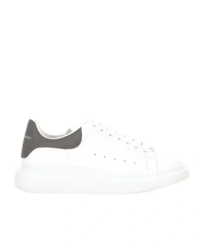 ALEXANDER MCQUEEN ALEXANDER MCQUEEN OVERSIZED LACE-UP SNEAKERS