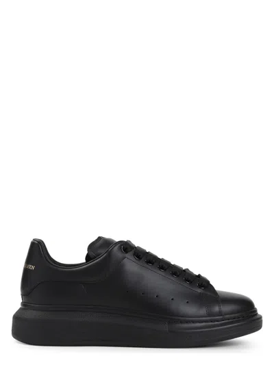 Alexander Mcqueen Men's Oversized Sneakers In Black