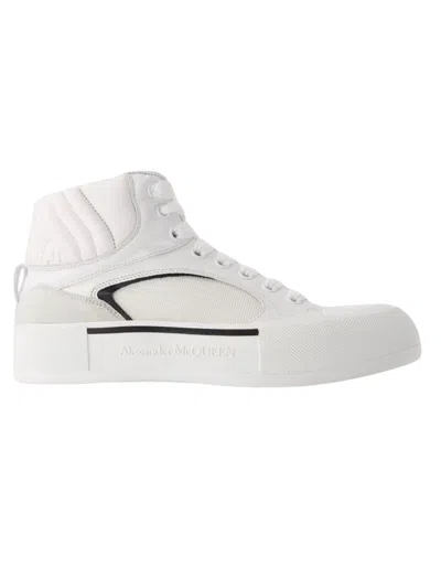 ALEXANDER MCQUEEN MEN'S SKATE DECK SNEAKERS