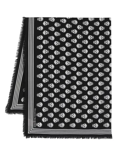 Alexander Mcqueen Men Skull Print Wool Scarf In Black