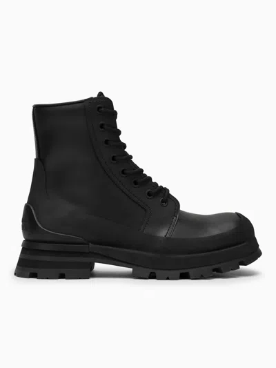 ALEXANDER MCQUEEN MEN'S WANDER LEATHER LACE-UP BOOTS