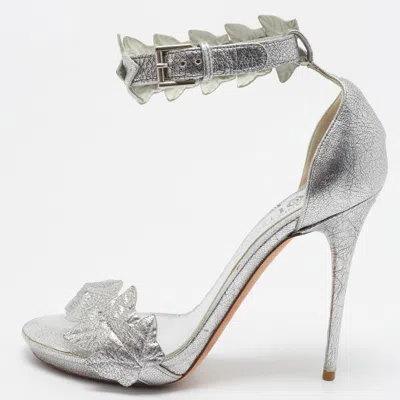 Pre-owned Alexander Mcqueen Metallic Silver Textured Leather Ivy Leaf Embellished Open Toe Sandals Size 36.5