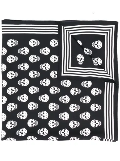 Alexander Mcqueen Mini Skull Print Scarf In Burgundy