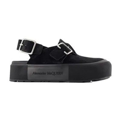 Alexander Mcqueen Mount Slick Sandals In Black