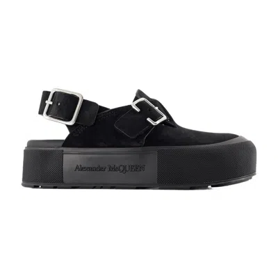 Alexander Mcqueen Mount Slick Sandals In Black