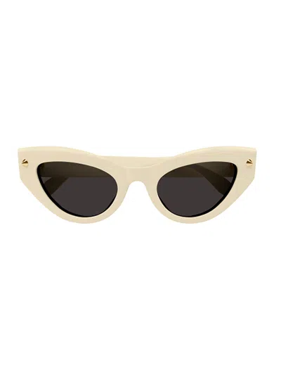 Alexander Mcqueen Narrow Cat Eye Sunglasses In Orange