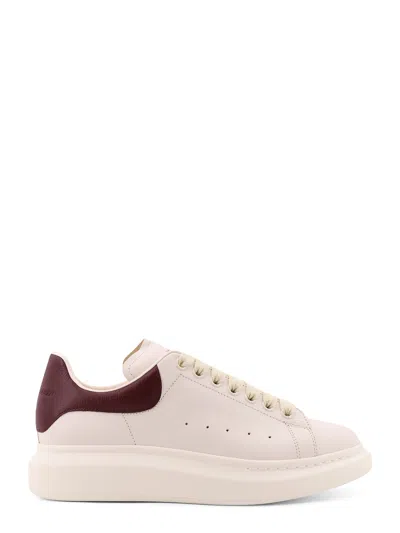 Alexander Mcqueen Oversize Leather Sneakers With Back Contrasting Patch In White