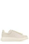 Alexander Mcqueen Oversized Sne In Bianco