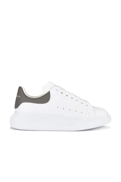 ALEXANDER MCQUEEN OVERSIZED SNEAKER