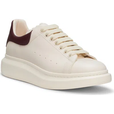 ALEXANDER MCQUEEN MCQUEEN OVERSIZED SNEAKER