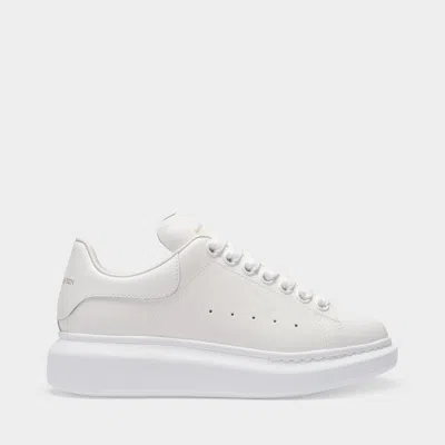 ALEXANDER MCQUEEN OVERSIZED SNEAKERS - ALEXANDER MCQUEEN - LEATHER - WHITE