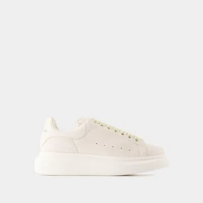 Alexander Mcqueen Oversized Sneakers In Beige