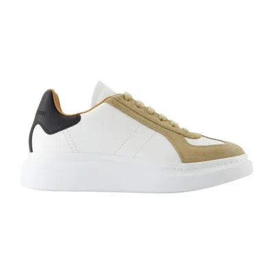 Alexander Mcqueen Oversized Leather Sneakers Lace Up Sole In White