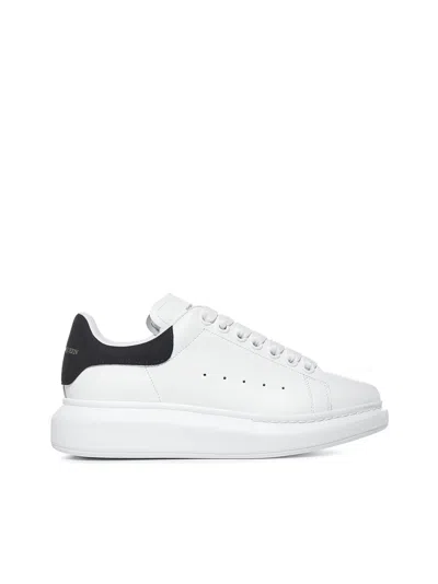 Alexander Mcqueen Oversized Sneakers In Leather With Contrasting Heel Tab In White Black