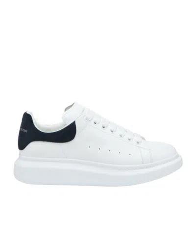 ALEXANDER MCQUEEN ALEXANDER MCQUEEN OVERSIZED LACE-UP SNEAKERS