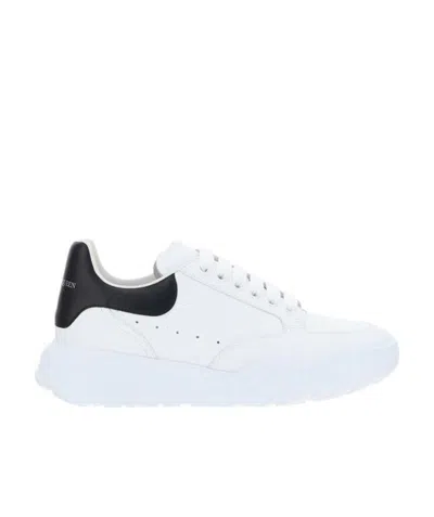 ALEXANDER MCQUEEN ALEXANDER MCQUEEN LOGO EMBOSSED LACE-UP SNEAKERS